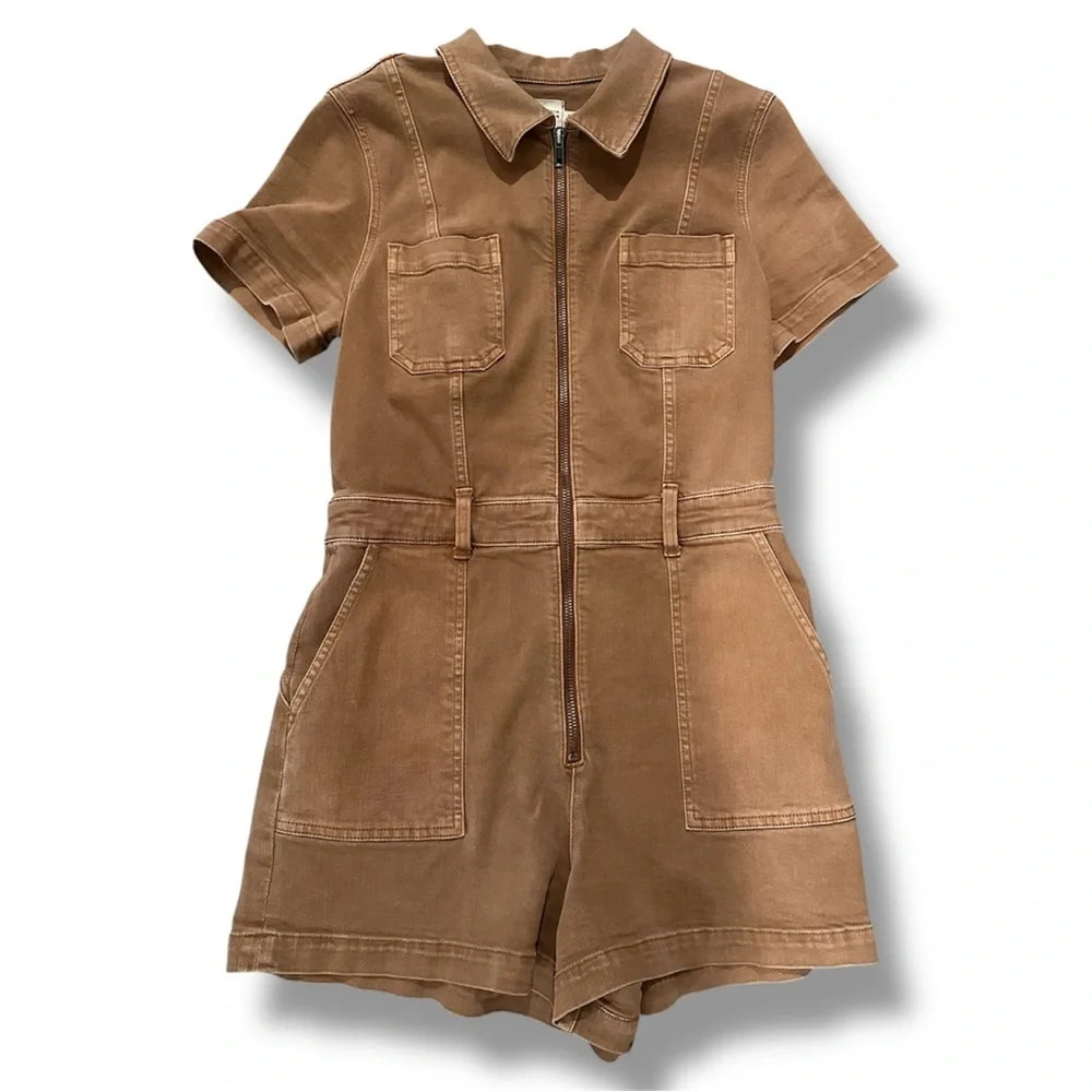 Alice + Olivia camel short sleeve denim jumpsuit with pockets #jumpsuit #denim. - Picture 2 of 4